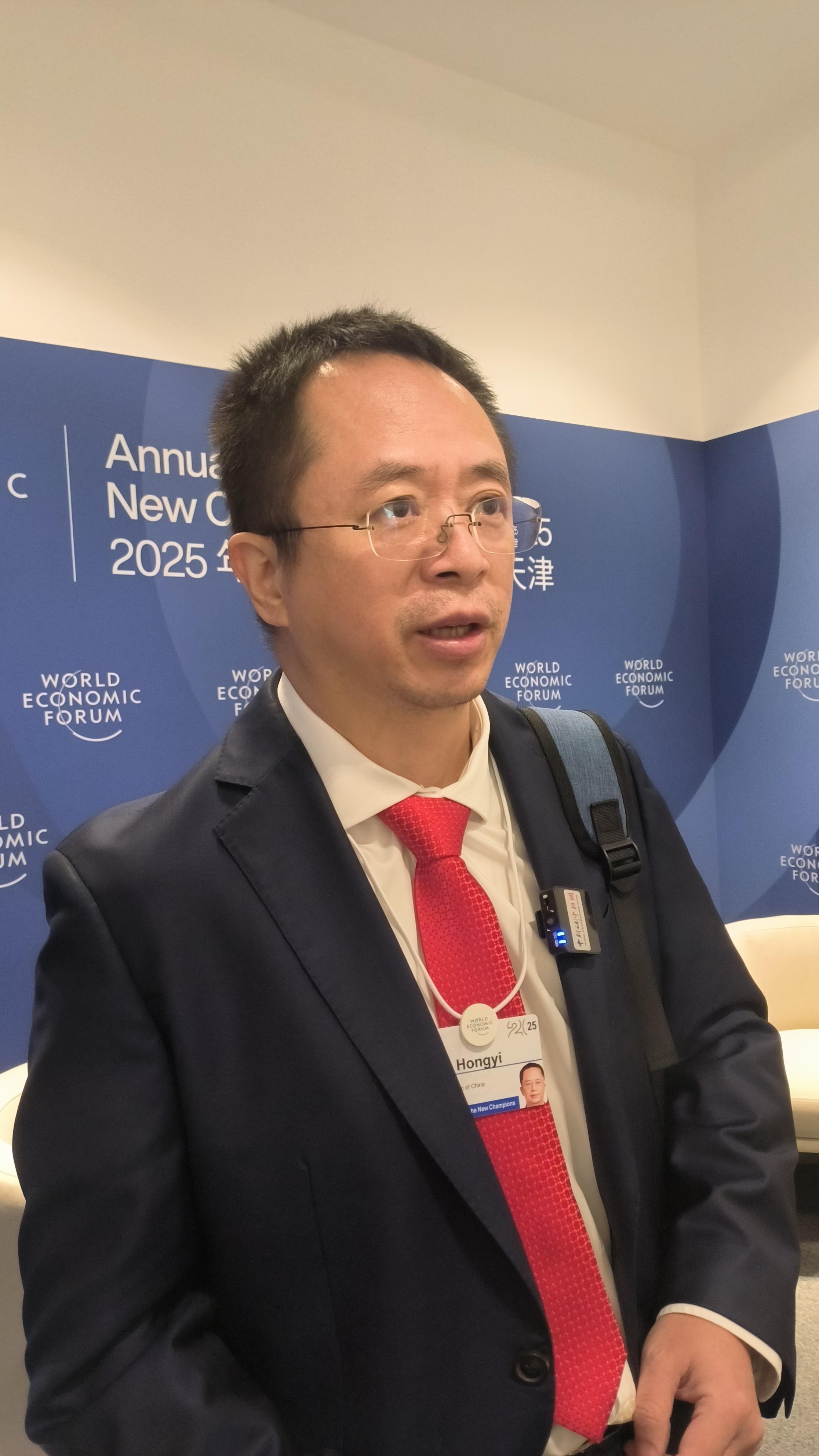 开启个人创业新时代 智能体与大模型结合 每经专访360集团创始人周鸿祎 (个人创业的条件)