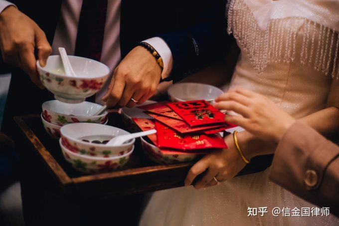 破解父母催婚难题：年轻人的自救之道