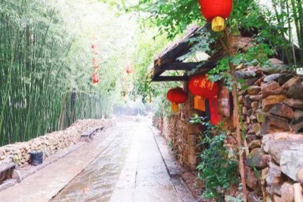 罕见!当地民众目睹神秘光柱横空出世