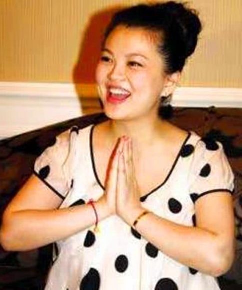 揭秘明星代孕事件：舆论关注点及潜在的社会影响
