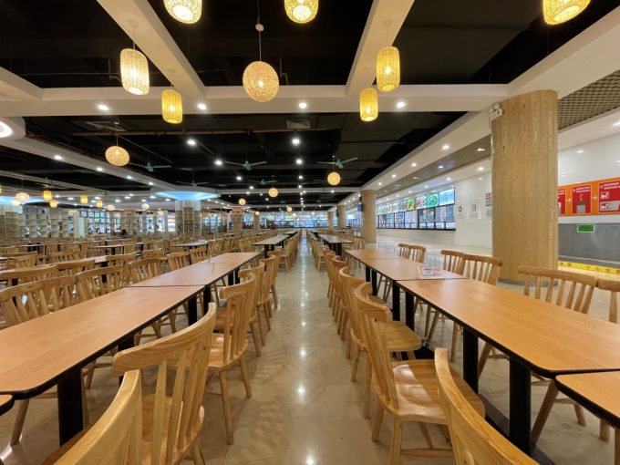 学校食堂引入预制菜,家长热议:方便背后藏隐患?